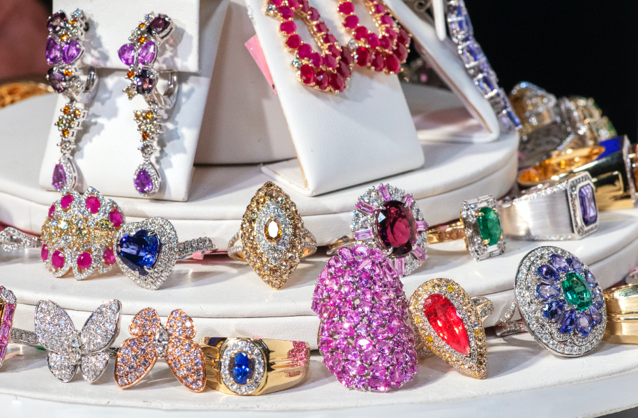 GSN turntable filled with gemstone jewelry.